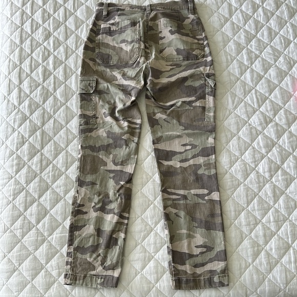 J Crew Cropped Cargo Camo Pants - Picture 3 of 7